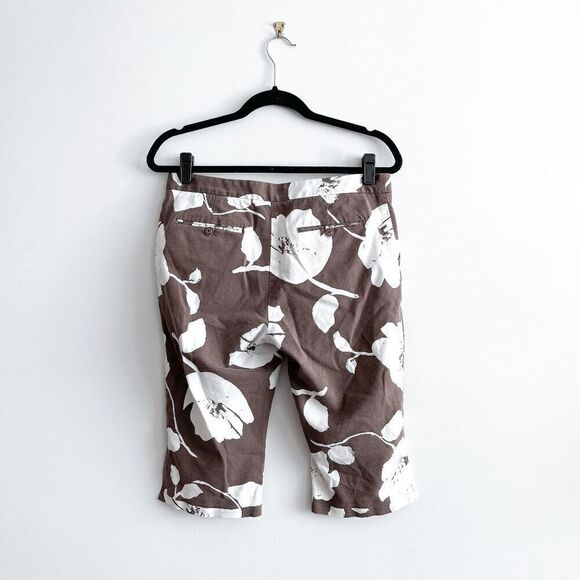 Tommy Bahama 18 Golf Women's Floral Capri Shorts Pants Brown White Size 8 - Picture 2 of 8
